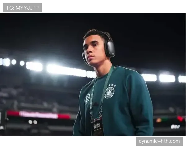 穆西亚拉近期表现稳健,教练战术调整有效激活其进攻潜能 穆西亚拉近期表现稳健,教练战术调整有效激活其进攻潜能